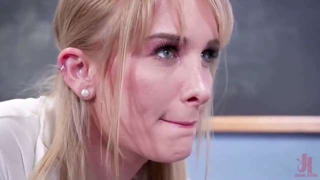 【欧美】黛西与女同事被不得不屈服的投资人操#射精#双飞#骚逼#挑逗#母狗#性交#SM封面图