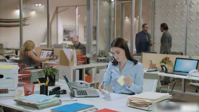 黑发贫乳萝提供免费抽插机会耐操#性交#挑逗#骚逼#射精封面图