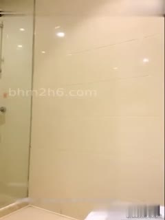 奶茶店勾引高中生我丑吗那你摸一下姐姐的胸封面图