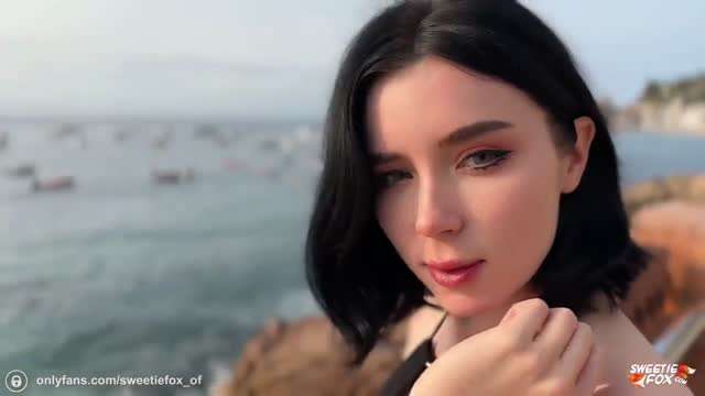 热辣西班牙人在度假村里乱搞封面图