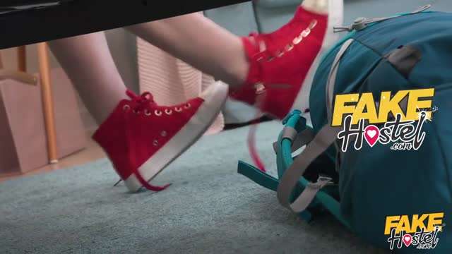 Rika Fane - 对鸡巴感到好奇封面图