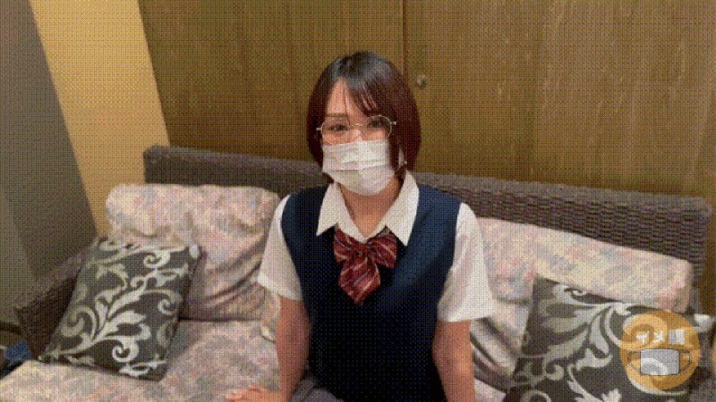 FC2-PPV-4786109 立志成為偶像的大學生被騙以為是影像影片並被中出拍攝 IMEDAMAFC2封面图