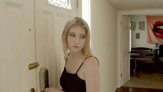 melodymarks女超人被氪石削弱后被暴揍强上封面图